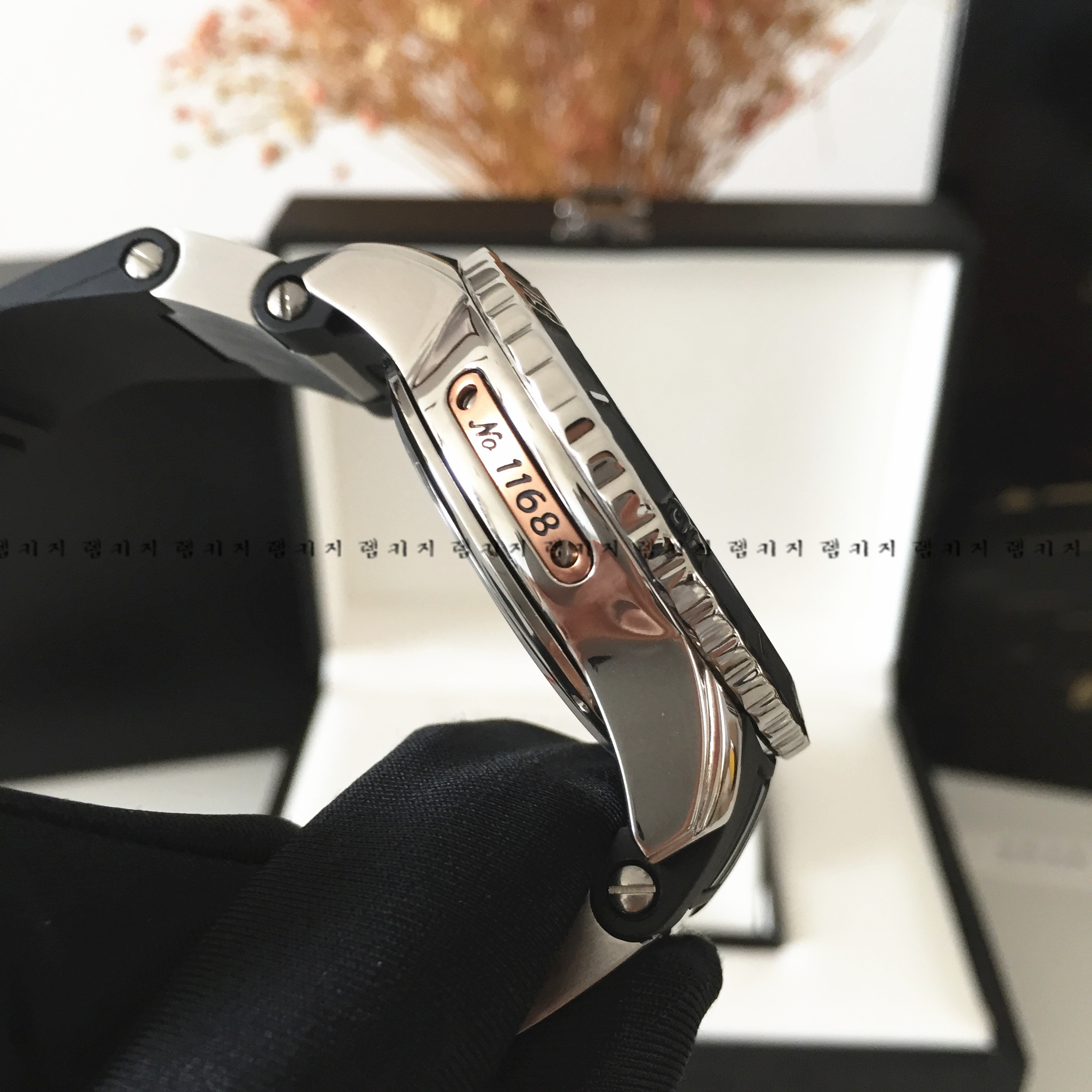 율리스나르딘 마린다이버 은장 우레탄 남성시계